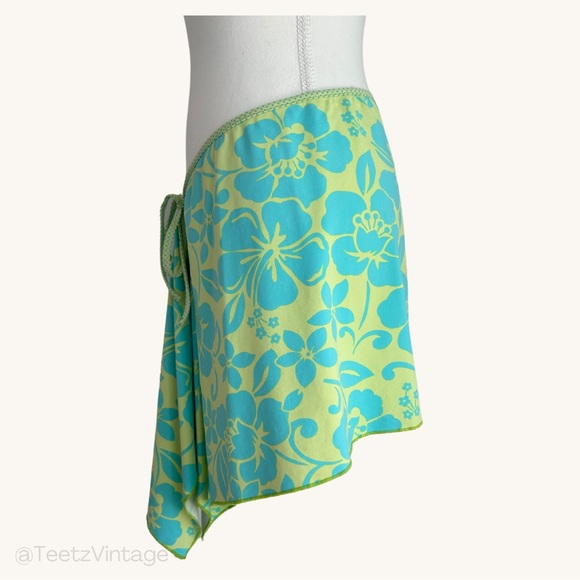 SOLD - TROPICAL WRAP SKIRT OR COVERUP - Picture 4 of 5